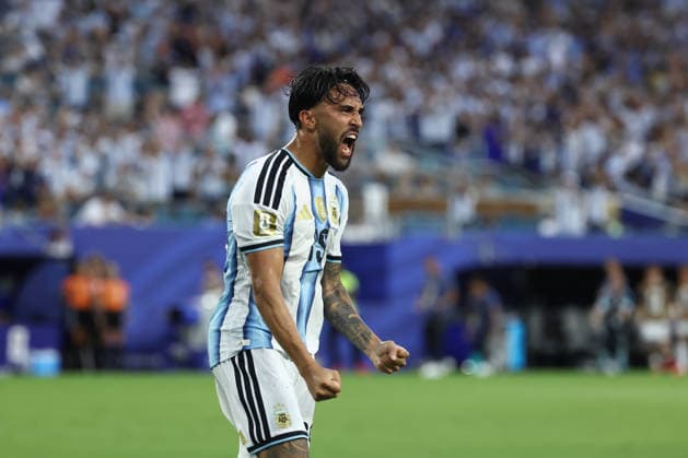 MIAMI GARDENS, FL - JULY 03: Argentina forward Nicolas Gonzalez (15) celebrates a goal in overtime during the FIFA World Cup, WM, Weltmeisterschaft, Fussball 26 Round of 32 match between Argentina and Cabo Verde on Friday, July 3, 2026 at Miami Stadium in Miami Gardens, FL (Photo by Peter Joneleit Icon Sportswire) SOCCER: JUL 03 FIFA World Cup 26 Round of 32 - Argentina v Cabo Verde EDITORIAL USE ONLY Icon260703037