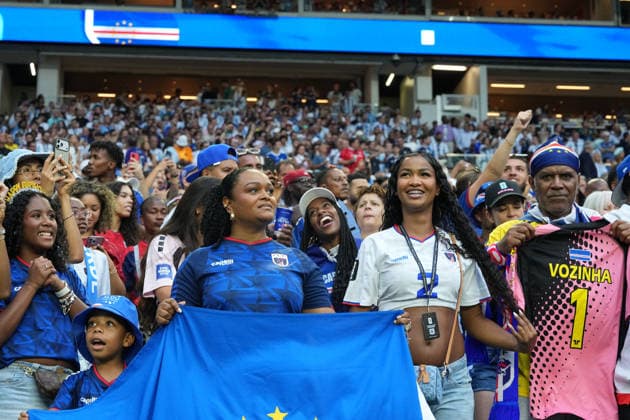 MIAMI GARDENS, FL - JULY 03: Cape Verde fans cheer for their national anthem before the FIFA World Cup, WM, Weltmeisterschaft, Fussball 26 Round of 32 match between Argentina and Cabo Verde on Friday, July 3, 2026 at Miami Stadium in Miami Gardens, FL (Photo by Peter Joneleit Icon Sportswire) SOCCER: JUL 03 FIFA World Cup 26 Round of 32 - Argentina v Cabo Verde EDITORIAL USE ONLY Icon260703074