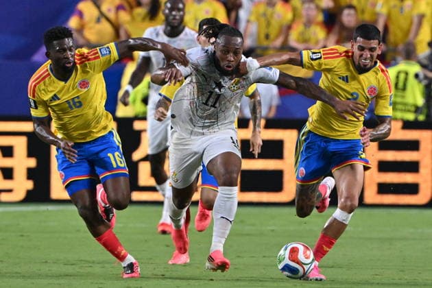 Sport Themen der Woche KW27 FIFA World Cup, WM, Weltmeisterschaft, Fussball 2026 - Round of 32 - Colombia vs Ghana epaselect Jefferson Lerma (L) and Daniel Munoz of Colombia (R) in action against Antoine Semenyo of Ghana (C) during the FIFA World Cup 2026 Round of 32 match Colombia against Ghana, in Kansas City, Missouri, USA, 03 July 2026. KANSAS CITY United States  Copyright: xAMYxKONTRASx