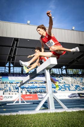 Deutsche Meisterschaften U23 U18; Bochum-Wattenscheid, 03.07.2026 Am Hindernisbalken: Louis Bianchin (Dresdner SC 1898) im 3000m-Hindernis-Finale der Junioren U23; Deutsche Meisterschaften U23 U18 am 03.07.2026 im Lohrheidestadion in Bochum-Wattenscheid (Nordrhein-Westfalen). *** German U23 and U18 Championships, Bochum-Wattenscheid, July 3, 2026: Louis Bianchin of Dresdner SC 1898 at the hurdle in the 3000m steeplechase final for the U23 juniors at the German U23 and U18 Championships on July 3, 2026, at the Lohrheidestadion in Bochum-Wattenscheid, North Rhine-Westphalia Copyright: xBEAUTIFULxSPORTS R.xSchmittx