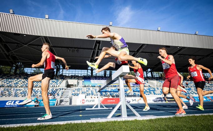 Deutsche Meisterschaften U23 U18; Bochum-Wattenscheid, 03.07.2026 Am Hindernisbalken: Paul Walochny (SC DHfK Leipzig) im 3000m-Hindernis-Finale der Junioren U23; Deutsche Meisterschaften U23 U18 am 03.07.2026 im Lohrheidestadion in Bochum-Wattenscheid (Nordrhein-Westfalen). *** German U23 and U18 Championships, Bochum-Wattenscheid, July 3, 2026: Paul Walochny of SC DHfK Leipzig at the hurdle in the 3000m steeplechase final for the U23 juniors at the German U23 and U18 Championships on July 3, 2026, at the Lohrheidestadion in Bochum-Wattenscheid, North Rhine-Westphalia Copyright: xBEAUTIFULxSPORTS R.xSchmittx