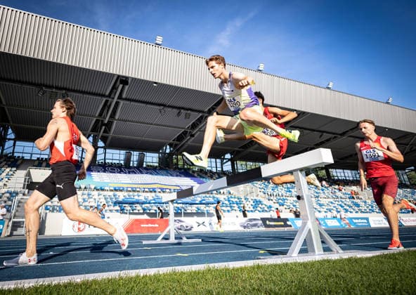 Deutsche Meisterschaften U23 U18; Bochum-Wattenscheid, 03.07.2026 Am Hindernisbalken: Paul Walochny (SC DHfK Leipzig) im 3000m-Hindernis-Finale der Junioren U23; Deutsche Meisterschaften U23 U18 am 03.07.2026 im Lohrheidestadion in Bochum-Wattenscheid (Nordrhein-Westfalen). *** German U23 and U18 Championships, Bochum-Wattenscheid, July 3, 2026: Paul Walochny of SC DHfK Leipzig at the hurdle in the 3000m steeplechase final for the U23 juniors at the German U23 and U18 Championships on July 3, 2026, at the Lohrheidestadion in Bochum-Wattenscheid, North Rhine-Westphalia Copyright: xBEAUTIFULxSPORTS R.xSchmittx