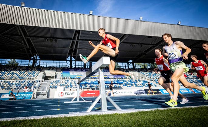 Deutsche Meisterschaften U23 U18; Bochum-Wattenscheid, 03.07.2026 Am Hindernisbalken: Valentin Röhrig (Dresdner SC 1898) im 3000m-Hindernis-Finale der Junioren U23; Deutsche Meisterschaften U23 U18 am 03.07.2026 im Lohrheidestadion in Bochum-Wattenscheid (Nordrhein-Westfalen). *** German U23 and U18 Championships, Bochum-Wattenscheid, July 3, 2026: Valentin Röhrig of Dresdner SC 1898 at the hurdle in the 3000m steeplechase final for the U23 juniors at the German U23 and U18 Championships on July 3, 2026, at Lohrheidestadion in Bochum-Wattenscheid, North Rhine-Westphalia Copyright: xBEAUTIFULxSPORTS R.xSchmittx