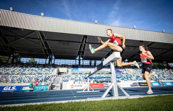 Deutsche Meisterschaften U23 U18; Bochum-Wattenscheid, 03.07.2026 Am Hindernisbalken: Valentin Röhrig (Dresdner SC 1898) im 3000m-Hindernis-Finale der Junioren U23; Deutsche Meisterschaften U23 U18 am 03.07.2026 im Lohrheidestadion in Bochum-Wattenscheid (Nordrhein-Westfalen). *** German U23 and U18 Championships, Bochum-Wattenscheid, July 3, 2026: Valentin Röhrig of Dresdner SC 1898 at the hurdle in the 3000m steeplechase final for the U23 juniors at the German U23 and U18 Championships on July 3, 2026, at Lohrheidestadion in Bochum-Wattenscheid, North Rhine-Westphalia Copyright: xBEAUTIFULxSPORTS R.xSchmittx