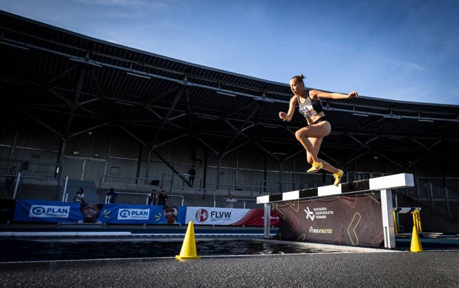 Deutsche Meisterschaften U23 U18; Bochum-Wattenscheid, 03.07.2026 Am Wassergraben: Carolin Hinrichs (VfL Löningen) im 3000m-Hindernis-Finale der Juniorinnen U23; Deutsche Meisterschaften U23 U18 am 03.07.2026 im Lohrheidestadion in Bochum-Wattenscheid (Nordrhein-Westfalen). *** German U23 and U18 Championships, Bochum Wattenscheid, July 3, 2026, at the Wassergraben: Carolin Hinrichs of VfL Löningen in the women’s U23 3,000-meter steeplechase final at the German U23 and U18 Championships on July 3, 2026, at the Lohrheidestadion in Bochum-Wattenscheid, North Rhine-Westphalia Copyright: xBEAUTIFULxSPORTS R.xSchmittx