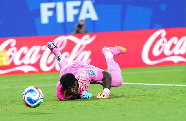 (260704) -- KANSAS CITY, July 4, 2026 -- Ghana s goalkeeper Lawrence Ati-Zigi eyes on the ball after trying to make a save during the round of 32 match between Colombia and Ghana at the 2026 FIFA World Cup, WM, Weltmeisterschaft, Fussball in Kansas City, the United States, July 3, 2026. ) (SP)U.S.-KANSAS CITY-FOOTBALL-FIFA WORLD CUP-ROUND OF 32-COL VS GHA JiaxHaocheng 