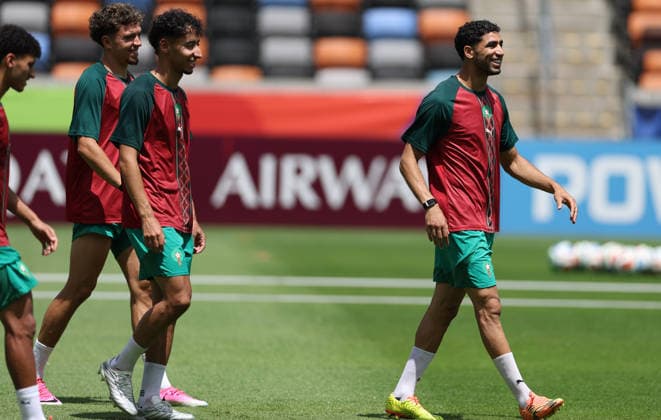 (260704) -- HOUSTON, July 4, 2026 -- Morocco s Achraf Hakimi (R) attends a training session ahead of the round of 16 match between Canada and Morocco at the 2026 FIFA World Cup, WM, Weltmeisterschaft, Fussball in Houston, the United States, July 3, 2026. ) (SP)U.S.-HOUSTON-FOOTBALL-FIFA WORLD CUP-TRAINING-MOROCCO LixMing 