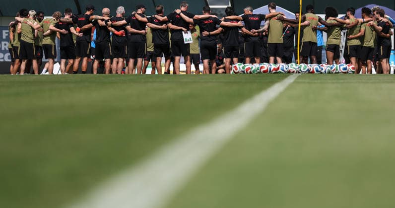 (260704) -- HOUSTON, July 4, 2026 -- Players of Canada attend a training session ahead of the round of 16 match between Canada and Morocco at the 2026 FIFA World Cup, WM, Weltmeisterschaft, Fussball in Houston, the United States, July 3, 2026. ) (SP)U.S.-HOUSTON-FOOTBALL-FIFA WORLD CUP-TRAINING-CANADA LixMing 
