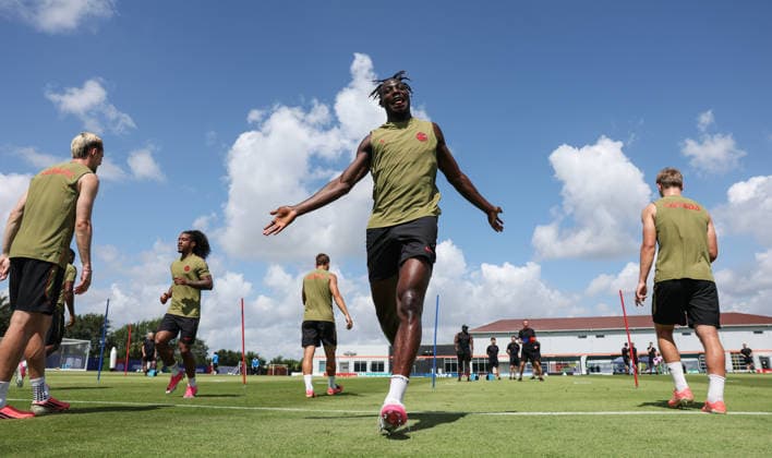 (260704) -- HOUSTON, July 4, 2026 -- Canada s Promise David (2nd R) attends a training session ahead of the round of 16 match between Canada and Morocco at the 2026 FIFA World Cup, WM, Weltmeisterschaft, Fussball in Houston, the United States, July 3, 2026. ) (SP)U.S.-HOUSTON-FOOTBALL-FIFA WORLD CUP-TRAINING-CANADA LixMing 