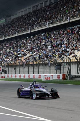 Pascal Wehrlein (GER) Porsche, Rennen 1, FIA Formel E Weltmeisterschaft Saison 12, Shanghai E- Prix, China, 04.07.2026, Shanghai International Circuit, Dunkle Wolken *** Pascal Wehrlein (GER) Porsche, Race 1, FIA Formula E World Championship Season 12, Shanghai E-Prix, China, July 4, 2026, Shanghai International Circuit, Dark Clouds