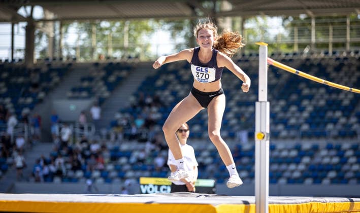 Deutsche Meisterschaften U23 U18; Bochum-Wattenscheid, 04.07.2026 Ausgelassener Jubel: Lea Völcker (Munich Athletics) wird Deutsche Meisterin im Hochsprung der Weiblichen Jugend U18; Deutsche Meisterschaften U23 U18 am 04.07.2026 im Lohrheidestadion in Bochum-Wattenscheid (Nordrhein-Westfalen). *** German U23 and U18 Championships, Bochum Wattenscheid, July 4, 2026 Exuberant celebrations as Lea Völcker of Munich Athletics becomes the German champion in the U18 girls’ high jump at the German U23 and U18 Championships on July 4, 2026, at the Lohrheidestadion in Bochum-Wattenscheid North Rhine-Westphalia Copyright: xBEAUTIFULxSPORTS R.xSchmittx