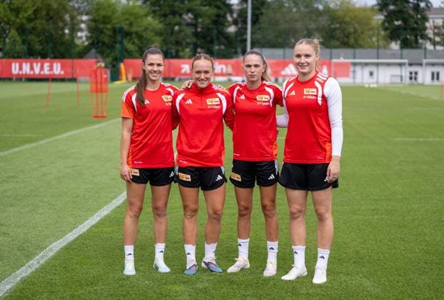 Fußball, Frauen, Saison 2026 2027, Google Pixel Frauen-Bundesliga, 1. FC Union Berlin, Training, vier der fünf bisherigen Neuverpflichtungen, v. l. Leela Egli (1. Frauen 1. FC Union), Lisanne Gräwe (1. Frauen 1. FC Union), Jill Janssens (1. Frauen 1. FC Union), Jella Veit (1. Frauen 1. FC Union), 04.07. 2026, *** Soccer, Women, 2026–2027 Season, Google Pixel Women’s Bundesliga, 1. FC Union Berlin, Training, four of the five new signings so far, from left: Leela Egli (Women’s 1st Team, 1. FC Union), Lisanne Gräwe (Women’s 1st Team, 1. FC Union), Jill Janssens (Women’s 1st Team, 1. FC Union), Jella Veit (Women’s 1st Team, 1. FC Union), July 4, 2026, Copyright: xMatthiasxKochx