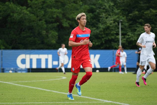 Fußball I Herren I Saison 2026-2027 I Testspiel I Holstein Kiel - FC Fredericia I 07.2026 Hiroki Sekine (32, Holstein Kiel) auf dem Spielfeld Kiel CITTI FUSSBALL PARK Schleswig-Holstein Deutschland *** Soccer I Men s Team I 2026–2027 Season I Friendly Match I Holstein Kiel vs. FC Fredericia I July 2026 Hiroki Sekine 32, Holstein Kiel on the field at Kiel CITTI FUSSBALL PARK, Schleswig-Holstein, Germany Copyright: xLobeca MaschaxHolmx