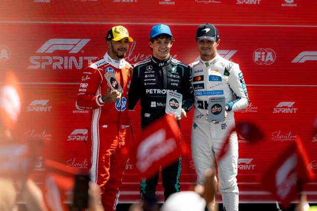 July 4, 2026, Silverstone, Northamptonshire, United Kingdom: LEWIS HAMILTON (44, Scuderia Ferrari HP, GBR, British F1 Driver, SF-26) ANDREA KIMI ANTONELLI (12, Mercedes AMG Petronas F1 Team, ITA, Italian F1 Driver, W17) LANDO NORRIS (1, McLaren Mastercard F1 Team, GBR, British F1 Driver, MCL40) in parc fermo after the sprint race at the Formula 1 Pirelli British Grand Prix 2026 at Silverstone Circuit Silverstone United Kingdom - ZUMAr193 20260704_zsp_r193_051 Copyright: xSaraxRuffonix