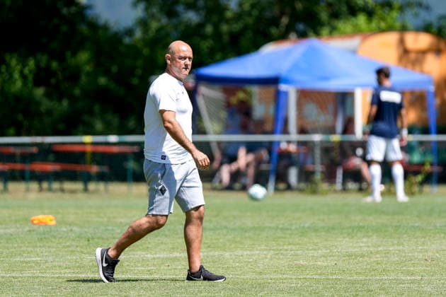 Rui Mota (Trainer, Cheftrainer, SV Waldhof), Freisteller, Ganzkörper, Einzelbild, Einzelfoto, Aktion, Action, 04.07.2026, Schönbrunn-Moosbrunn (Deutschland), Fussball, Testspiel, SV Moosbrunn - SV Waldhof Mannheim, DFB DFL REGULATIONS PROHIBIT ANY USE OF PHOTOGRAPHS AS IMAGE SEQUENCES AND OR QUASI-VIDEO. *** Rui Mota, Coach, Head Coach, SV Waldhof, Cutout, Full Body, Single Frame, Single Photo, Action, July 4, 2026, Schönbrunn Moosbrunn, Germany, soccer, friendly match, SV Moosbrunn vs. SV Waldhof Mannheim, DFB and DFL regulations prohibit any use of photographs as image sequences and or quasi-video xozx