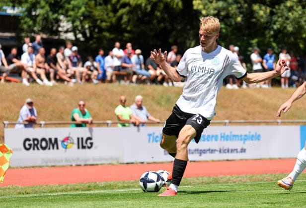 04.07.2026, Deutschland, Stuttgart, Fussball Testspiel, Regionalliga Südwest, SV Stuttgarter Kickers vs. Young Boys Reutlingen, Christoph Meister (Kickers) *** July 4, 2026, Germany, Stuttgart, Soccer Friendly Match, Regionalliga Südwest, SV Stuttgarter Kickers vs. Young Boys Reutlingen, Christoph Meister Kickers