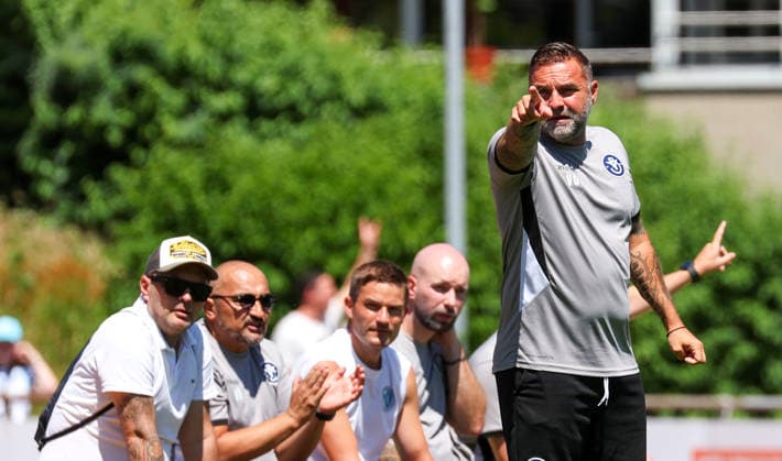04.07.2026, Deutschland, Stuttgart, Fussball Testspiel, Regionalliga Südwest, SV Stuttgarter Kickers vs. Young Boys Reutlingen, YB Trainer Volker Grimminger *** July 4, 2026, Germany, Stuttgart, Soccer Friendly Match, Regionalliga Südwest, SV Stuttgarter Kickers vs. Young Boys Reutlingen, YB Coach Volker Grimminger