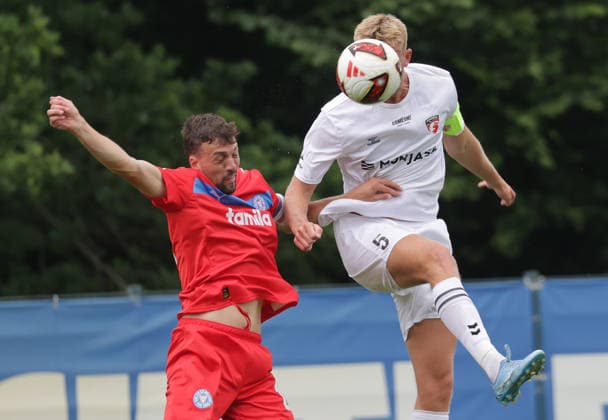 Frederik Rieper (FC Frfedericia), Jonas Meffert (Holstein Kiel) Fussball, Herren, Saison 2026 2027, 2.BL, Trainingsgelaende, Testspiel, Saisonvorbereitung, Holstein Kiel gegen FC Fredericia (2.Liga Daenemark) DFL REGULATIONS PROHIBIT ANY USE OF PHOTOGRAPHS AS IMAGE SEQUENCES AND OR QUASI-VIDEO. *** Frederik Rieper, FC Fredericia; Jonas Meffert, Holstein Kiel Soccer, Men s Team, 2026–2027 Season, 2nd Division, Training Ground, Friendly Match, Preseason, Holstein Kiel vs. FC Fredericia, 2nd Division Denmark. DFL regulations prohibit any use of photographs as image sequences and or quasi-video.