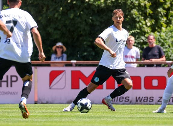 04.07.2026, Deutschland, Stuttgart, Fussball Testspiel, Regionalliga Südwest, SV Stuttgarter Kickers vs. Young Boys Reutlingen, Nico Fundel (Kickers) *** July 4, 2026, Germany, Stuttgart, Soccer Friendly Match, Regionalliga Südwest, SV Stuttgarter Kickers vs. Young Boys Reutlingen, Nico Fundel Kickers