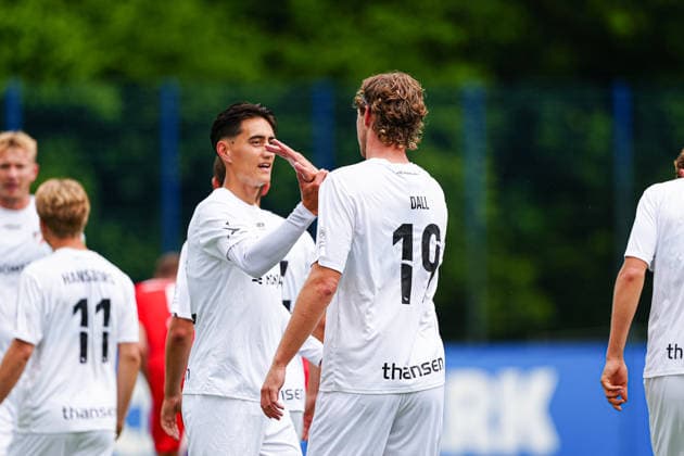 Torjubel FC Fredericia nach Tor zum 0:1 Eskild Dall (FC Fredericia, 19) GER, Holstein Kiel vs. FC Fredericia, Fussball, Testspiel, Saison 2026 2027, 04.07.2026 DFL REGULATIONS PROHIBIT ANY USE OF PHOTOGRAPHS AS IMAGE SEQUENCES AND OR QUASI-VIDEO GER, Holstein Kiel vs. FC Fredericia, Fussball, Testspiel, Saison 2026 2027, 04.07.2026 Kiel *** FC Fredericia celebrates after scoring the 0-1 goal by Eskild Dall, FC Fredericia, 19 GER, Holstein Kiel vs. FC Fredericia, Soccer, Friendly Match, 2026–2027 Season, July 4, 2026 DFL regulations prohibit any use of photographs as image sequences and or quasi-video GER, Holstein Kiel vs. FC Fredericia, soccer, friendly match, 2026–2027 season, July 4, 2026, Kiel Copyright: xEibner-Pressefoto MarcelxvonxFehrnx EP_MFN