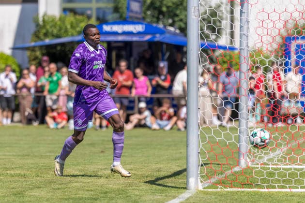 Stammham, Deutschland 04. Juli 2026: Testspiel - 2026 2027 - FC Ingolstadt 04 gegen VfB Eichstätt Im Bild: Obed Ugondu (FCI) macht das Tor zum 2:0 Sportanlage SV Stammham Bayern *** Stammham, Germany, July 4, 2026: 2026-2027 preseason match between FC Ingolstadt 04 and VfB Eichstätt. Pictured: Obed Ugondu. FCI scores the goal to make it 2-0. SV Stammham Sports Complex, Bavaria Copyright: xFotostandx xSchäferx