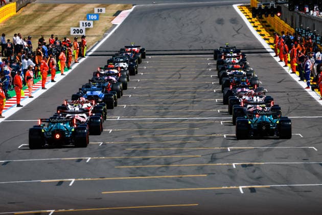 F1 - BRITISH GRAND PRIX 2026 Sprint race Starting grid full of mechanic, mecanicien, mechanics during the Formula 1 British Grand Prix 2026, 9th round of the 2026 Formula One World Championship, WM, Weltmeisterschaft from July 3 to 5, 2026 on the Silverstone Circuit, in Silverstone, United Kingdom - SilverstoneUnited Kingdom  Copyright: xFLORENTxGOODENx
