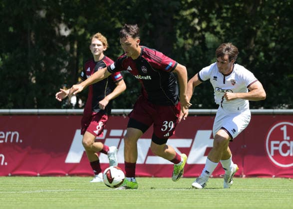 04.07.2026 - Fussball Amateurfussball - Saison 2026 2027 - Testspiel Freundschaftsspiel Vorbereitungsspiel : 1. FC Nürnberg II U23 FCN Club - FC Ingolstadt II - DaMa - xdaxmax - Joel Skowronek (39, 1. FC Nürnberg FCN II ) im Angriff *** July 4, 2026 Soccer Amateur Soccer 2026–2027 Season Exhibition Match Friendly Match Preseason Match 1. FC Nürnberg II U23 FCN Club FC Ingolstadt II Women s Team xdaxmax Joel Skowronek 39, 1 FC Nuremberg FCN II on the attack