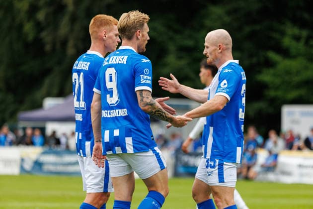 Torjubel v.l. David Hummel (Rostock) , Andreas Voglsammer (Rostock) und Maximilian Krauß (Rostock) ; GER, FSV Kühlungsborn vs. FC Hansa Rostock, Fußball, Männer, 3. Liga, Testspiel, Spielzeit 2026 2027, 04.07.2026 Kühlungsborn Sportplatz Mecklenburg - Vorpommern Deutschland *** Goal celebration by David Hummel (Rostock), Andreas Voglsammer (Rostock), and Maximilian Krauß (Rostock), GER; FSV Kühlungsborn vs. FC Hansa Rostock; Soccer; Men; 3. Liga; Friendly; 2026–2027 season, July 4, 2026, Kühlungsborn Sports Field, Mecklenburg-Western Pomerania, Germany