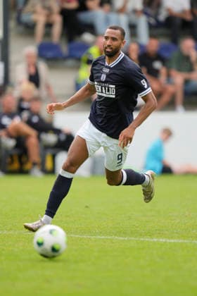04.07.2026, Stadion, Riddergoar 1, 49824 Laar, GER, Fußball, 3. Liga: Blitzturnier: SV Meppen testet gegen zwei niederländische Clubs, SVM vs FC Emmen, Cyrill Akono (SV Meppen 9) DFL REGULATIONS PROHIBIT ANY USE OF PHOTOGRAPHS AS IMAGE SEQUENCES AND OR QUASI-VIDEO. 49824 Laar Niedersachsen Deutschland Stadion, Riddergoar 1 *** July 4, 2026, Stadium, Riddergoar 1, 49824 Laar, GER, Soccer, 3rd Division Blitz Tournament: SV Meppen faces two Dutch clubs, SVM vs. FC Emmen, Cyrill Akono SV Meppen 9 DFL REGULATIONS PROHIBIT ANY USE OF PHOTOGRAPHS AS IMAGE SEQUENCES AND OR QUASI-VIDEO 49824 Laar Lower Saxony Germany Stadium, Riddergoar 1