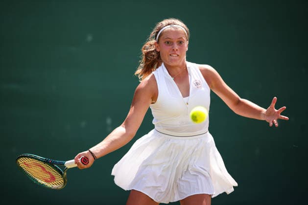 Emily Victoria Eigelsbach, Maedchen Einzel, Girls Singles Tennis - Wimbledon 2026 - Grand Slam ITF ATP, Tennis Herren WTA, Tennis Damen - AELTC - London - - Great Britain - 4 July 2026. *** Emily Victoria Eigelsbach, Girls Singles, Girls Singles Tennis, Wimbledon 2026, Grand Slam, ITF, ATP, WTA, AELTC, London, Great Britain, July 4, 2026 Copyright: xJuergenxHasenkopfx