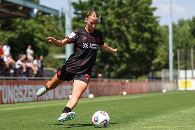 Testspiel: Bayer 04 Leverkusen - 1. FSV Mainz 05; 04.07.2026 Marlene Müller (Bayer 04 Leverkusen, 27) am Ball Testspiel: Bayer 04 Leverkusen - 1. FSV Mainz 05; Köln, Leistubgszentrum Kurtekotten ;04.07.2026 *** Friendly Match: Bayer 04 Leverkusen 1, FSV Mainz 05 0, July 4, 2026; Marlene Müller, Bayer 04 Leverkusen, 27 on the ball Friendly Match: Bayer 04 Leverkusen 1 FSV Mainz 05 Cologne, Kurtekotten Training Center April 7, 2026 Copyright: xBEAUTIFULxSPORTS Freisenx
