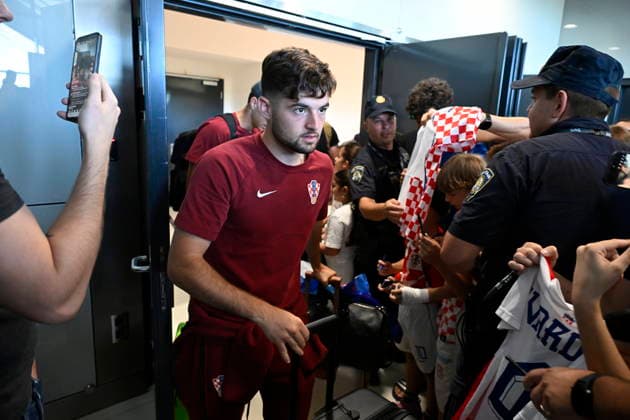Velika Gorica, 040726. Franjo Tudman Airport. Return of the Croatian national football team from the World Cup. On the photo: Martin Baturina. Photo: Goran Mehkek CROPIX Zagreb Croatia Copyright: xxGoranxMehkekx povratak_reprezentacija20-040726