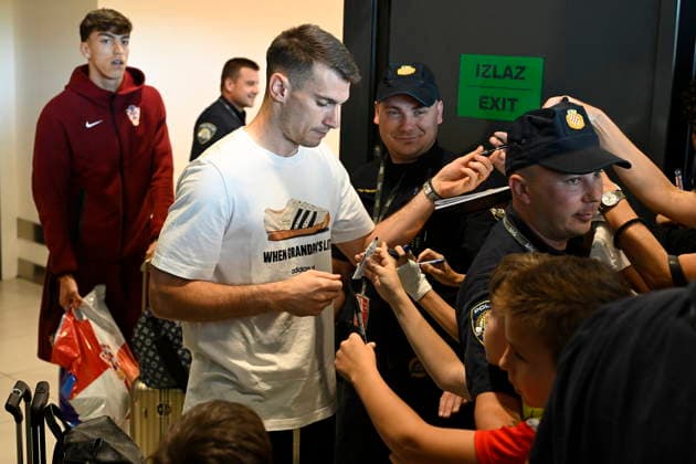Velika Gorica, 040726. Franjo Tudman Airport. Return of the Croatian national football team from the World Cup. On the photo: Dominik Livakovic. Photo: Goran Mehkek CROPIX Zagreb Croatia Copyright: xxGoranxMehkekx povratak_reprezentacija55-040726