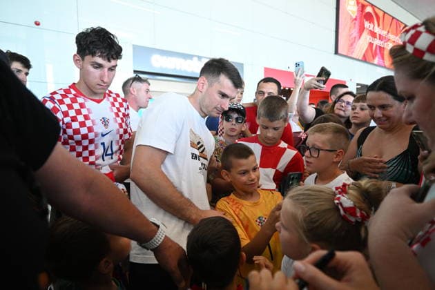 Croatia national football team welcomed home after FIFA World Cup, WM, Weltmeisterschaft, Fussball 2026 Croatia s Dominik Livakovic attends the welcome for the Croatia national football team at Zagreb International Airport in Velika Gorica, Croatia, on July 4, 2026, as the squad returns from the 2026 FIFA World Cup in the United States.  DavorxPuklavec PIXSELL
