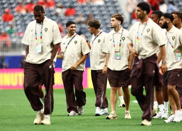 Achraf Hakimi of Morocco with team-mates seen prior the kick off Canada v Morocco, 2026 FIFA World Cup, WM, Weltmeisterschaft, Fussball Round of 16, Football, Houston Stadium, Houston, Texas, USA - 04 Jul 2026Houston Houston Stadium Texas (TX) United States of America  Copyright: xMichaelxZemanek Shutterstockx 16975466b
