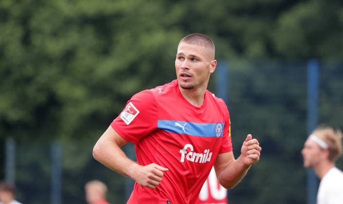 Marcus Mueller (Holstein Kiel) Fussball, Herren, Saison 2026 2027, 2.BL, Trainingsgelaende, Testspiel, Saisonvorbereitung, Holstein Kiel gegen FC Fredericia (2.Liga Daenemark), 1-3 DFL REGULATIONS PROHIBIT ANY USE OF PHOTOGRAPHS AS IMAGE SEQUENCES AND OR QUASI-VIDEO. *** Marcus Mueller, Holstein Kiel Soccer, Men s Team, 2026–2027 Season, 2. Bundesliga, Training Ground, Friendly Match, Preseason, Holstein Kiel vs. FC Fredericia (2. Liga Denmark), 1:3. DFL regulations prohibit any use of photographs as image sequences and or quasi-video.