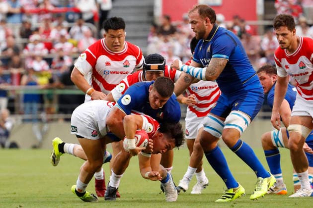 July 4, 2026, Tokyo, Japan: Kazuma Ueda of Japan (14) is tackled by Marco Riccioni of Italy (3) during the Nations Championship 2026 between Japan and Italy at Prince Chichibu Memorial Rugby Stadium in Tokyo. Japan defeats Italy 27-10. Tokyo Japan - ZUMAm191 20260704_aap_m191_026 Copyright: xRodrigoxReyesxMarinx