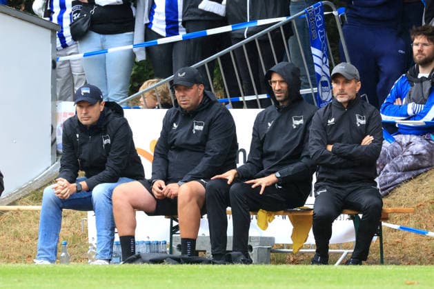 DEU, DFL, 2. FBL, Frohnauer SC vs Hertha BSC, 04.07.2026, Frohnau, Berlin, DEU, DFL, 2. FBL, Frohnauer SC vs Hertha BSC, Hertha-Trainerbank, Benjamin Weber (Sportdirektor, Hertha BSC Berlin), Cheftrainer Stefan Leitl (Hertha BSC Berlin), Co-Trainer Andre Mijatovic (Hertha BSC Berlin), Torwarttrainer Andreas Menger (Hertha BSC Berlin) DFL - regulations prohibit any use of Photographs as image sequences and or quasi-video *** GER, DFL, 2nd Bundesliga, Frohnauer SC vs. Hertha BSC, July 4, 2026, Frohnau, Berlin, GER, DFL, 2nd Bundesliga, Frohnauer SC vs. Hertha BSC, Hertha bench, Benjamin Weber, sporting director, Hertha BSC Berlin; head coach Stefan Leitl, Hertha BSC Berlin; assistant coach Andre Mijatovic, Hertha BSC Berlin; goalkeeper coach Andreas Menger, Hertha BSC Berlin. DFL regulations prohibit any use of photographs as image sequences and or quasi-video. nordphotoxGmbHx xEngler nph00076