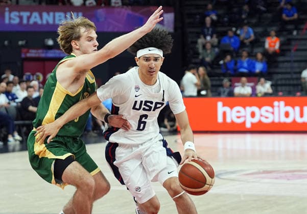 USA v Australia - FIBA U17, U 17 Basketball World Cup ISTANBUL, TURKIYE - JULY 04: United States Cayden Daughtry (6) and Australia s Tom Dammers (R) compete for the ball during the FIBA Under-17 Basketball World Cup semifinal match at the Basketball Development Center in Istanbul, Turkiye, on July 4, 2026. Esra Bilgin Anadolu Istanbul Turkey. Editorial use only. Please get in touch for any other usage.  Copyright: x2026xAnadoluxEsraxBilginx