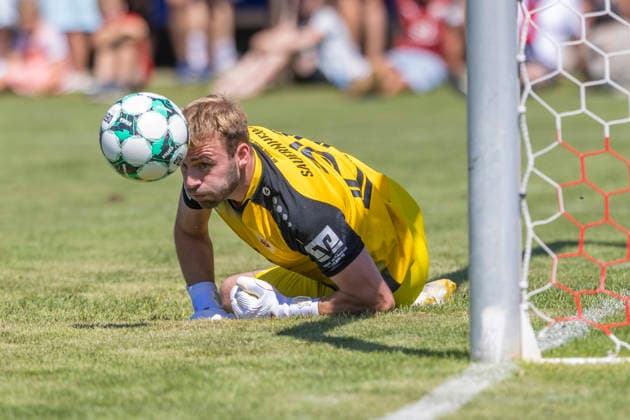 Stammham, Deutschland 04. Juli 2026: Testspiel - 2026 2027 - FC Ingolstadt 04 gegen VfB Eichstätt Im Bild: Torhüter Nikolai Sauerheimer (VfB) Sportanlage SV Stammham Bayern *** Stammham, Germany, July 4, 2026: 2026-2027 preseason match between FC Ingolstadt 04 and VfB Eichstätt. Pictured: Goalkeeper Nikolai Sauerheimer at the VfB Sports Complex, SV Stammham, Bavaria Copyright: xFotostandx xSchäferx