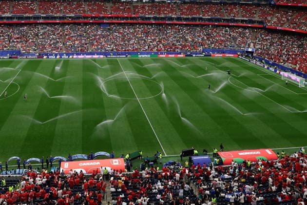 FIFA World Cup, WM, Weltmeisterschaft, Fussball 2026 - Round of 16 - Canada vs Morocco The pitch is sprinkled before the FIFA World Cup 2026 Round of 16 match Canada against Morocco, in Houston, USA, 04 July 2026. HOUSTON United States  Copyright: xCHRISTOPHERxNEUNDORFx