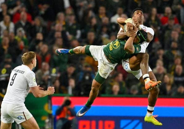 Sport Themen der Woche KW27 Immanuel Feyi-Waboso of England in action against Cheslin Kolbe of South Africa South Africa v England, Nations Championship 2026, Rugby Union International, Emirates Airline Park, Johannesburg, South Africa - 04 Jul 2026Johannesburg Emirates Airline Park South Africa  Copyright: xWaldoxSwiegers Shutterstockx 16975560ap
