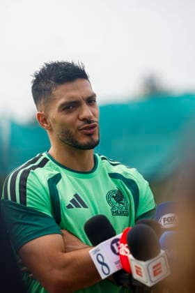 FIFA World Cup, WM, Weltmeisterschaft, Fussball 2026 - Mexico training session Mexico s Raul Jimenez speaks to the press during a training session held in Mexico City, Mexico, 04 July 2026. Mexico will face England in their FIFA World Cup 2026 Round of 16 match on 06 July 2026. Mexico City Mexico  Copyright: xSASHENKAxGUTIERREZx