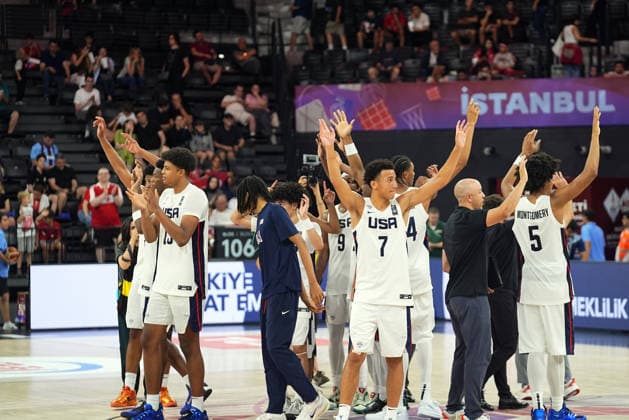 USA v Australia - FIBA U17, U 17 Basketball World Cup ISTANBUL, TURKIYE - JULY 04: Players of United States celebrate their victory at the end of the FIBA Under-17 Basketball World Cup match between USA and Australia at the Basketball Development Center in Istanbul, Turkiye, on July 4, 2026. Esra Bilgin Anadolu Istanbul Turkey. Editorial use only. Please get in touch for any other usage.  Copyright: x2026xAnadoluxEsraxBilginx