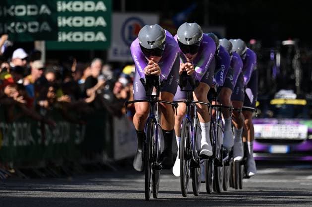 Tour de France 2026 Stage 1 BARCELONA, SPAIN - JULY 04 : Team Jayco AlUla in action during stage 1 of the 113rd edition of Tour de France an UCI World Tour 2.UWT Team Time Trial stage for Men Elite of 19 km with start in Barcelona and finish in Barcelona on July 4, 2026 in Barcelona, Spain, 04 07 2026 Barcelona Spain  Copyright: xPetexGodingx
