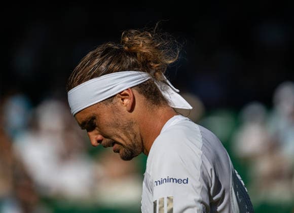 Tennis - Wimbledon Championship 2026 - Day 6 LONDON, ENGLAND - Saturday, July 4, 2026: Alexander Zverev (GER) during the Gentlemen s Singles Third Round match on Day Six of The Championships Wimbledon 2026 at the All England Lawn Tennis and Croquet Club. (Photo by Kirsten Holst Propaganda) LONDON All England Lawn Tennis and Croq GREATER LONDON ENGLAND  Copyright: xKirstenxHolstx 2026-07-04-036-Wimbledon_Day_6