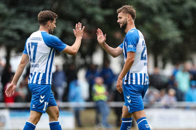Torben Müssel (1. FC Magdeburg,26) und Alexander Nollenberger (1. FC Magdeburg,17) - 2. Fußball Bundesliga Saison 2026-2027 Testspiel Sommervorbereitung FSV Havelberg vs 1. FC Magdeburg im Sportforum am Eichwald - Aktion,Fußball,Mann,Männer,Deutschland,04.07.2026 *** Torben Müssel (1 FC Magdeburg, 26) and Alexander Nollenberger (1 FC Magdeburg, 17) 2 Bundesliga Season 2026–2027 Summer preseason friendly: FSV Havelberg vs. 1 FC Magdeburg at the Sportforum am Eichwald Action, soccer, man,Men, Germany, July 4, 2026