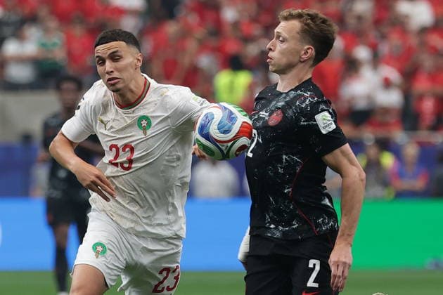 FIFA World Cup, WM, Weltmeisterschaft, Fussball 2026 - Round of 16 - Canada vs Morocco Alistair Johnston (R) of Canada in action against Bilal El Khannouss (L) of Morocco during the FIFA World Cup 2026 Round of 16 match Canada against Morocco, in Houston, USA, 04 July 2026. HOUSTON United States  Copyright: xCHRISTOPHERxNEUNDORFx