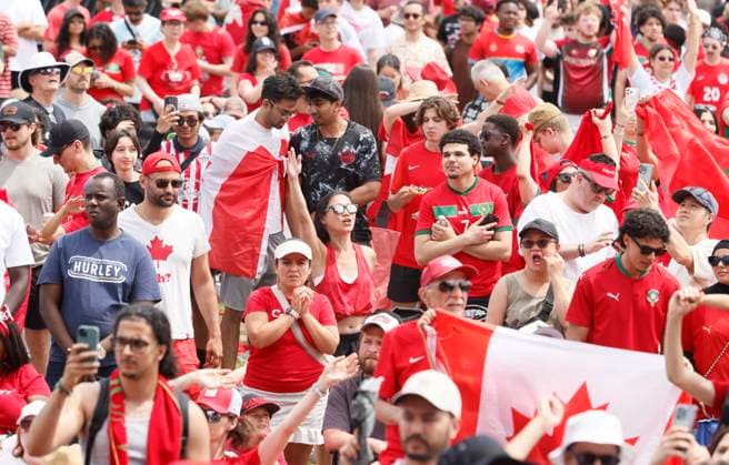 July 4, 2026, Ottawa, On, CANADA: Canadian soccer fans get excited ahead of Canada s FIFA World Cup, WM, Weltmeisterschaft, Fussball round of 16 match against Morocco during a free outdoor watch party at LeBreton Flats Park in Ottawa on Saturday, July 4, 2026. Canada News - July 4, 2026  - ZUMAc35_ 20260704_zaf_c35_005 Copyright: xPatrickxDoylex