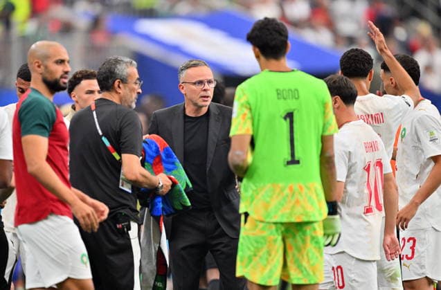 FIFA World Cup, WM, Weltmeisterschaft, Fussball 2026 - Round of 16 - Canada vs Morocco Morocco s head coach Mohamed Ouahbi and his team during a hydration break during the FIFA World Cup 2026 Round of 16 match Canada against Morocco, in Houston, USA, 04 July 2026. HOUSTON United States  Copyright: xSAMxWASSONx